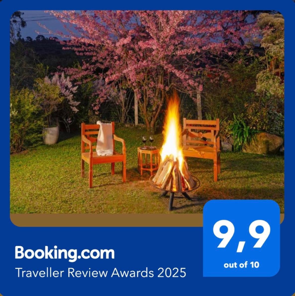 Chalet Chale Flores E Amores